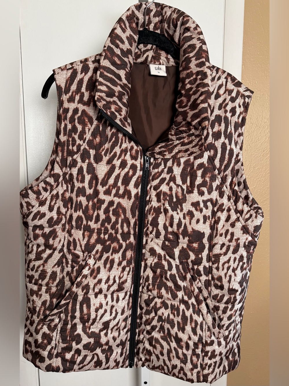Cabi Style 3120 Leopard Print Puffer Vest Large Animal Print Zip